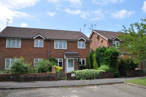 Farnham property for sale close to Farnham station sold by Trueman & Grundy