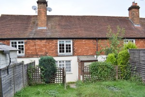 Sold in South Farnham by Trueman & Grundy
