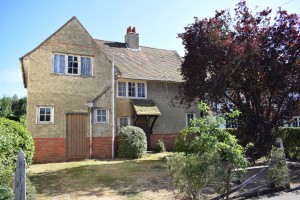 25 Alfred Road Farnham close to station walking distance of town centre sold family house