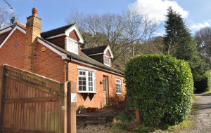 Ewshot laburnum cottage estate agents in farnham sold